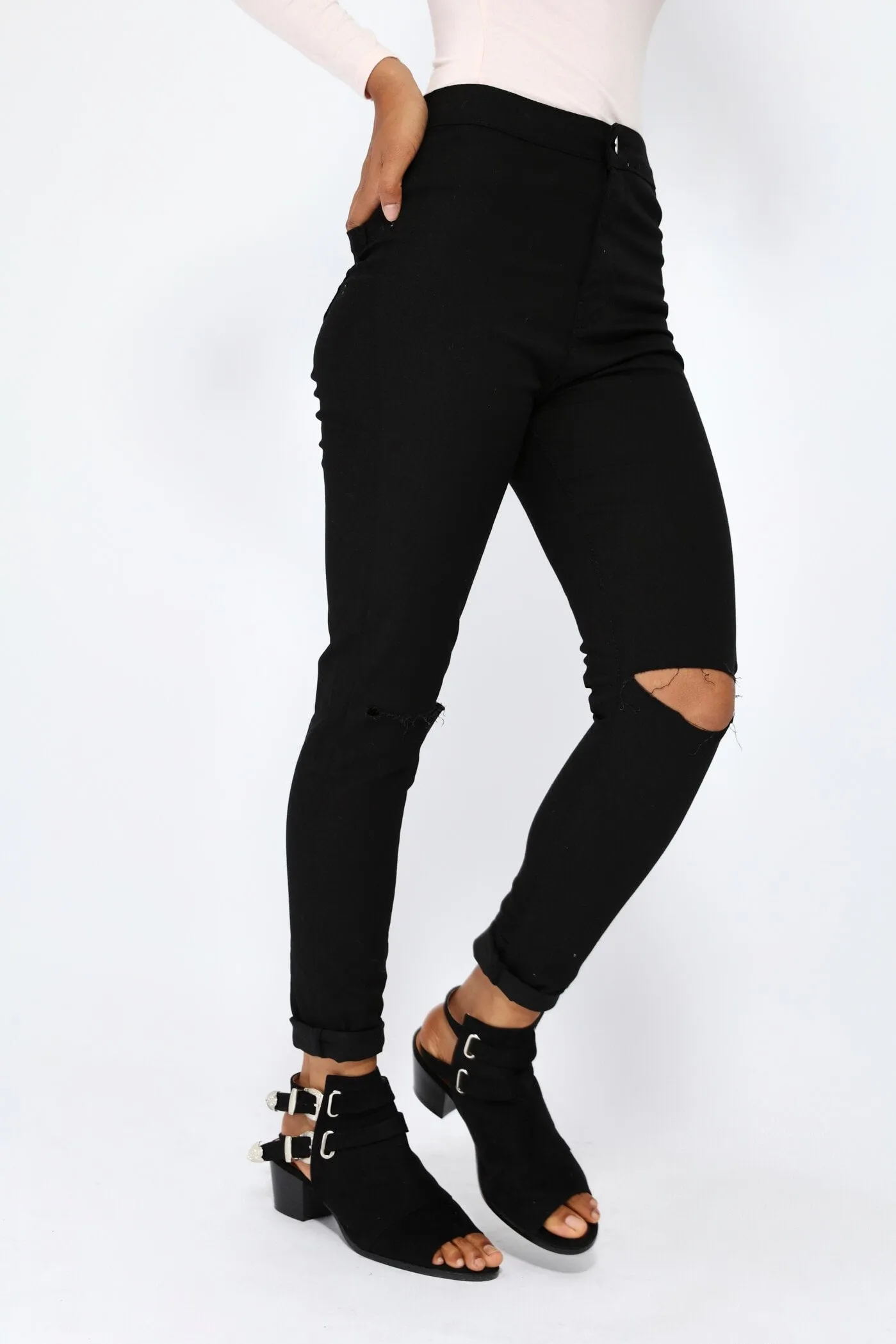 Black Skinny Jeans With Ripped Knee