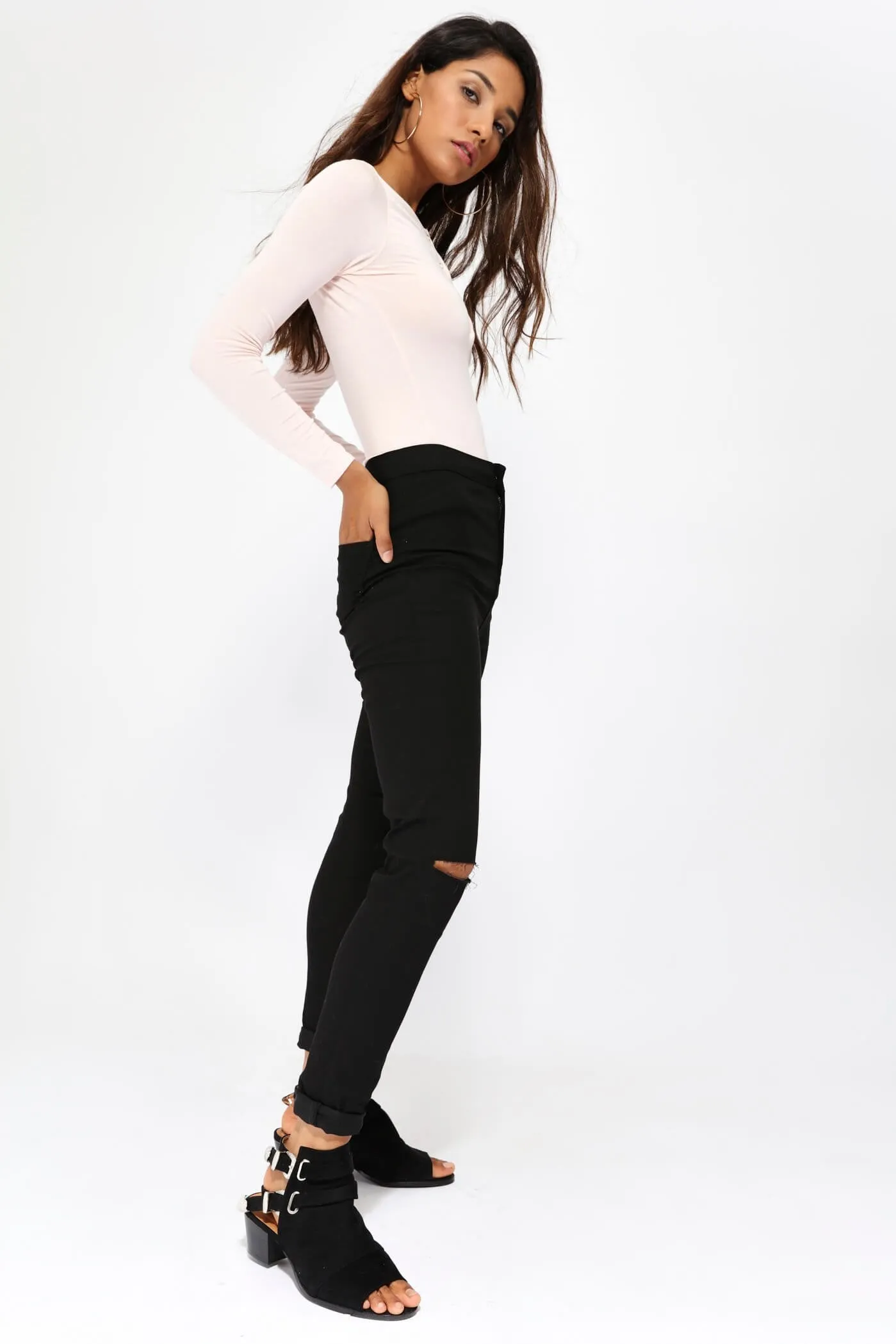 Black Skinny Jeans With Ripped Knee