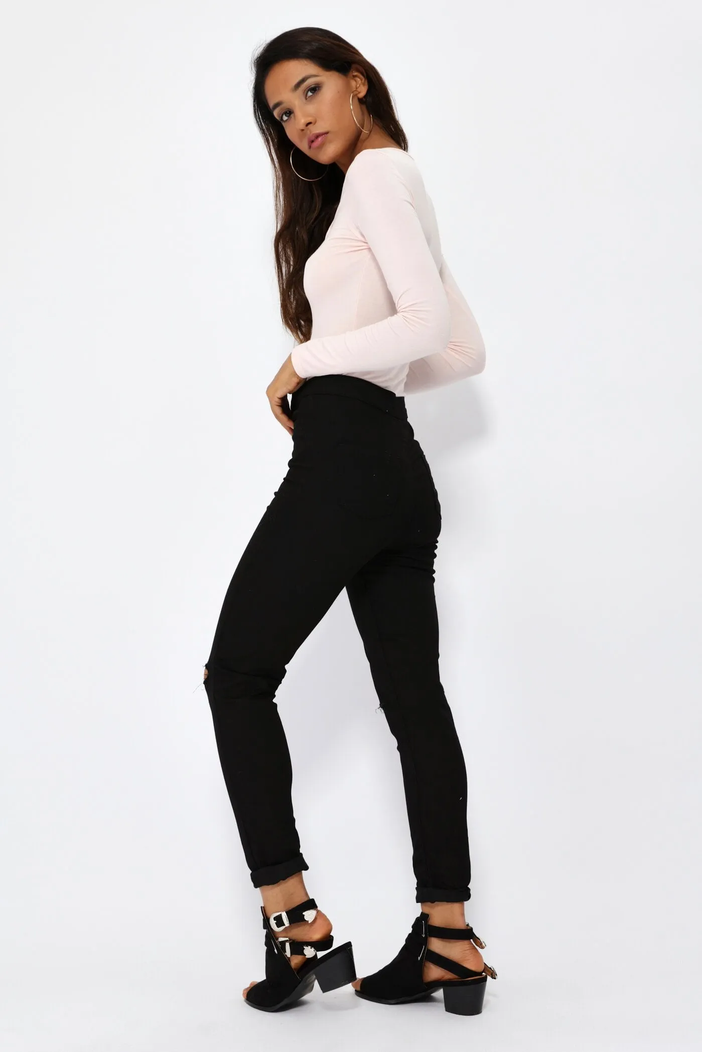 Black Skinny Jeans With Ripped Knee