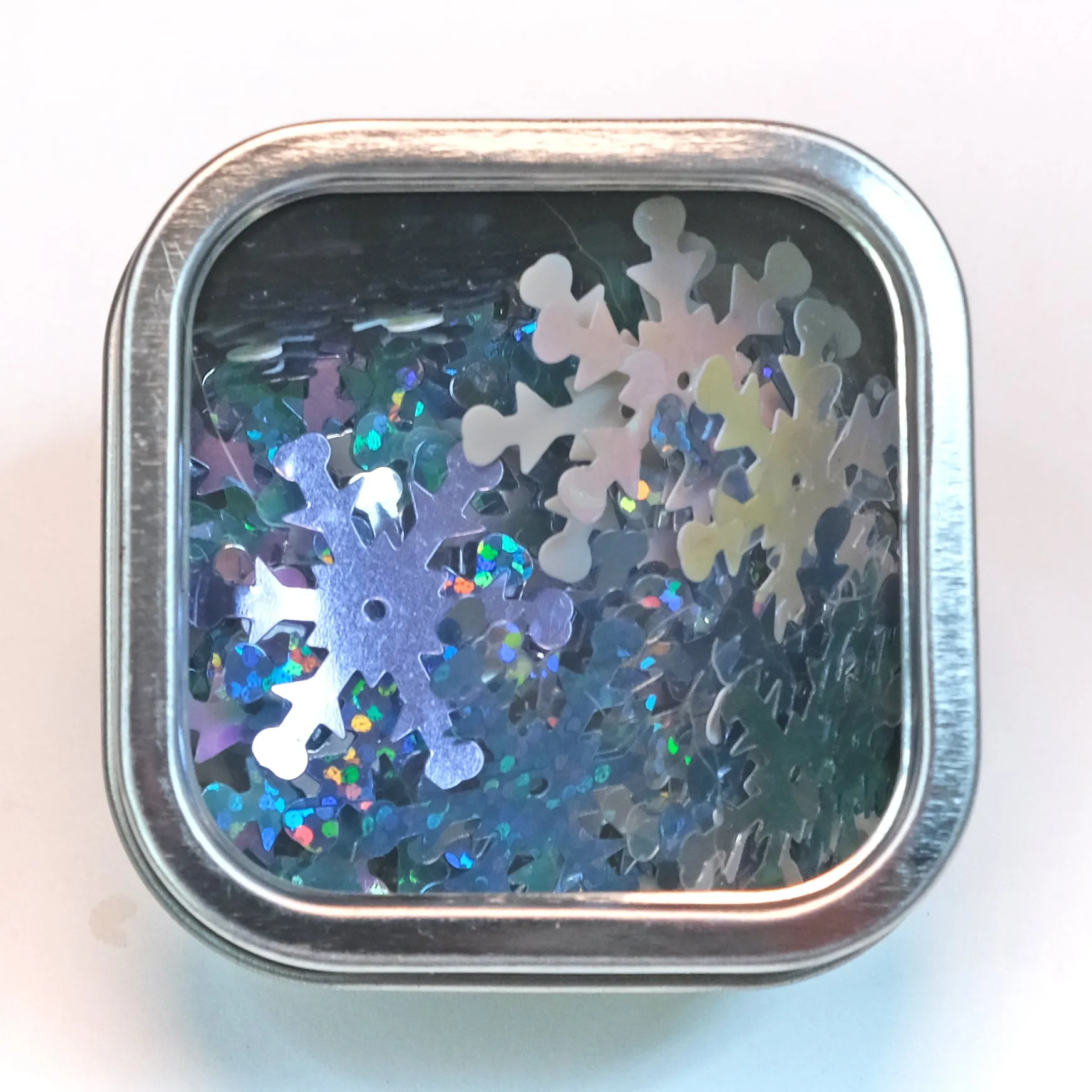 Snowflake Mix 24mm