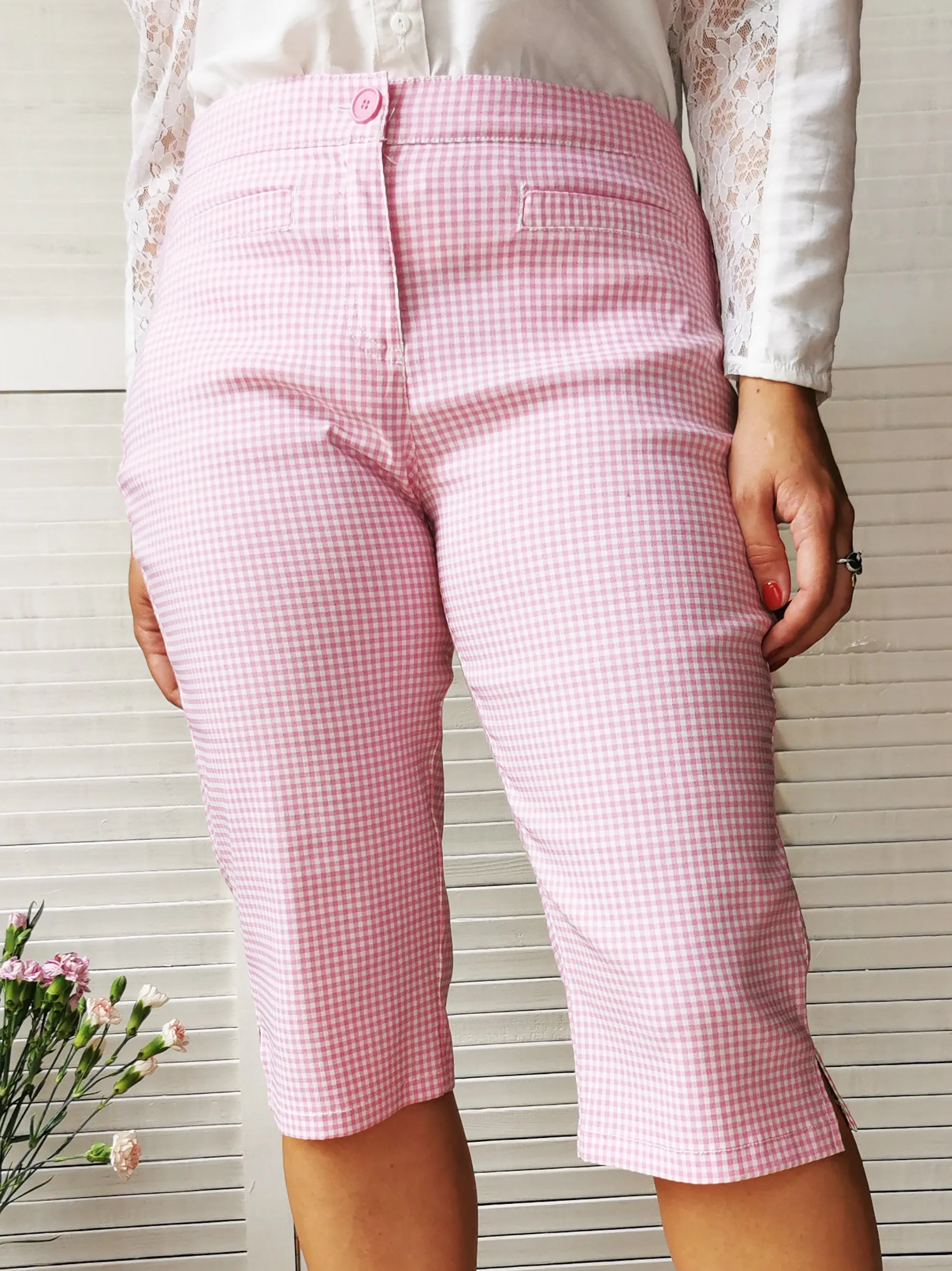 Vintage 90s pink plaid checked Capri pants