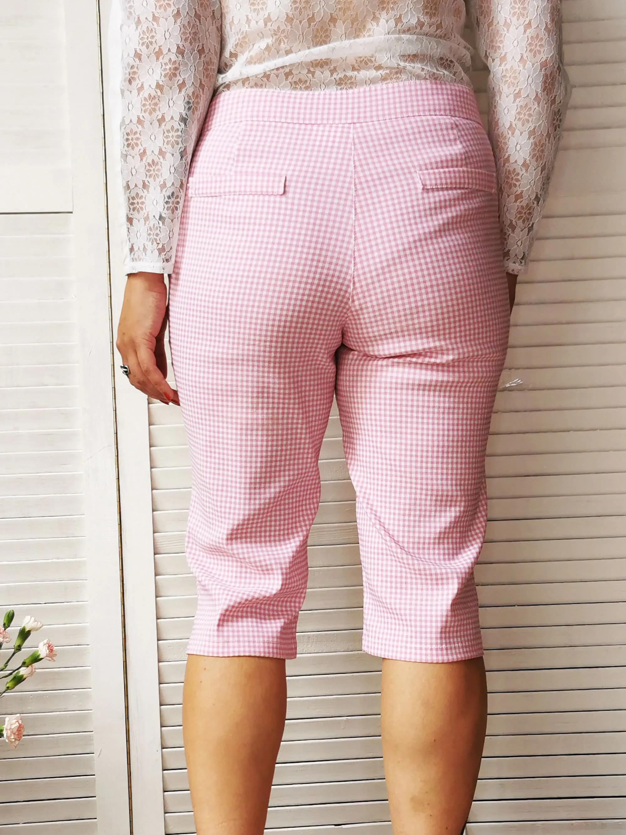 Vintage 90s pink plaid checked Capri pants